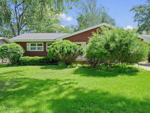 1912 E Willow Avenue, Wheaton, IL 60187