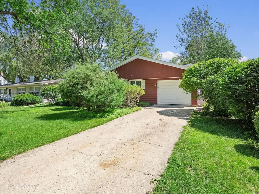 1912 E Willow Avenue, Wheaton, IL 60187 - #2