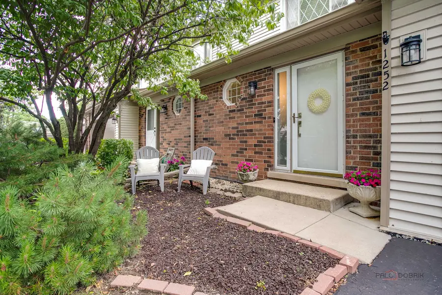 1252 Briarwood Lane, Libertyville, IL 60048 - #2