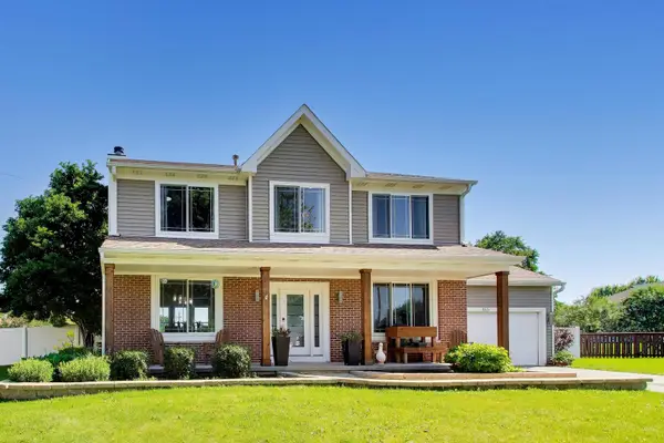 465 Spring Ridge Drive, Crystal Lake, IL 60012