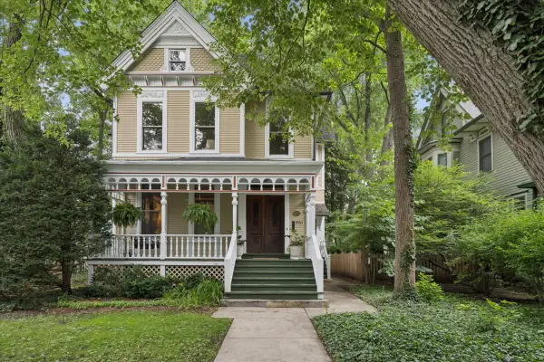 1220 Maple Avenue, Evanston, IL 60202