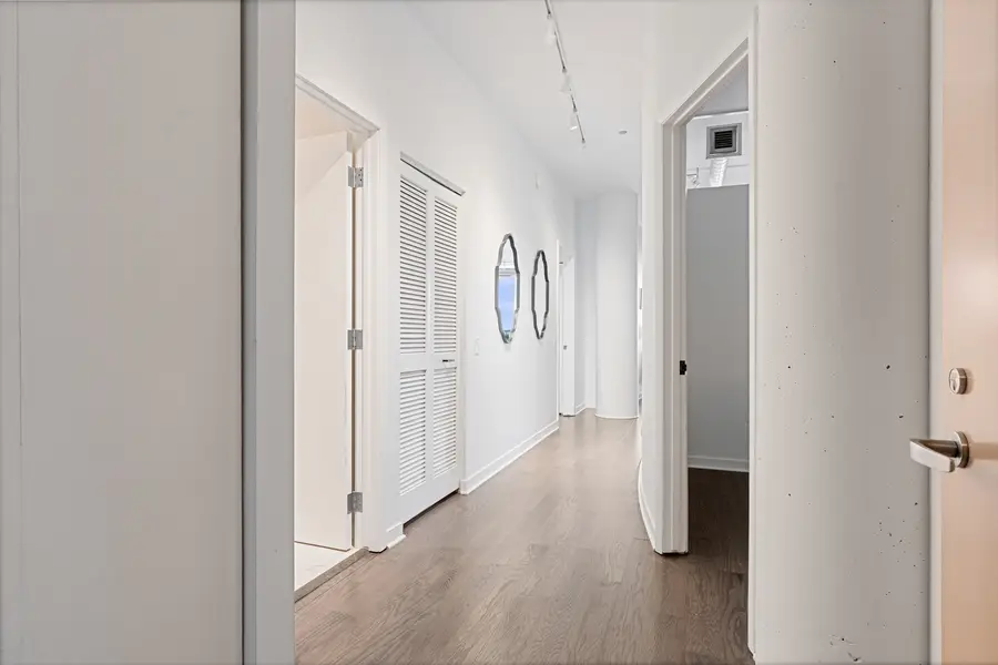 720 N Larrabee Street #1709, Chicago, IL 60654 - #2