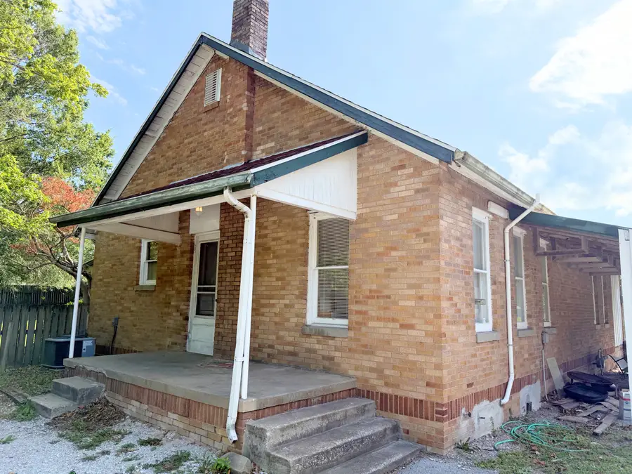 2331 S Illinois Avenue, Carbondale, IL 62903 - #2