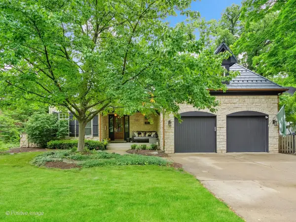 678 Oak Street, Glen Ellyn, IL 60137