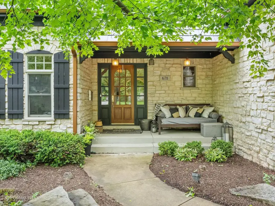 678 Oak Street, Glen Ellyn, IL 60137 - #2