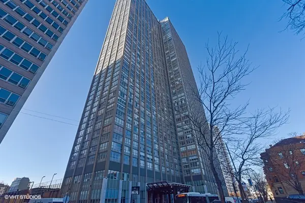 655 W Irving Park Road #4202, Chicago, IL 60613