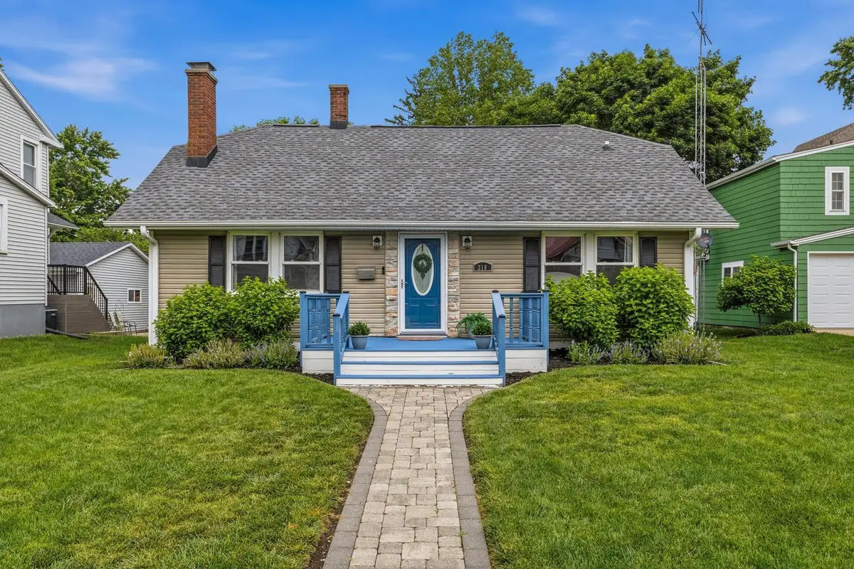 210 E Logan Street, Arthur, IL 61911 - #1