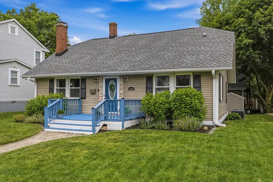 210 E Logan Street, Arthur, IL 61911 - #3
