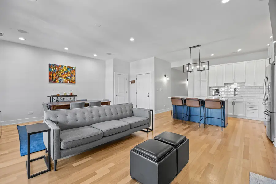 4043 N Damen Avenue #2, Chicago, IL 60618 - #2