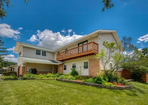 591 Sussex Court, Elk Grove Village, IL 60007