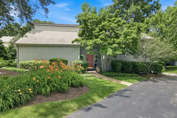 640 Old Barn Road #C, Lake Barrington, IL 60010