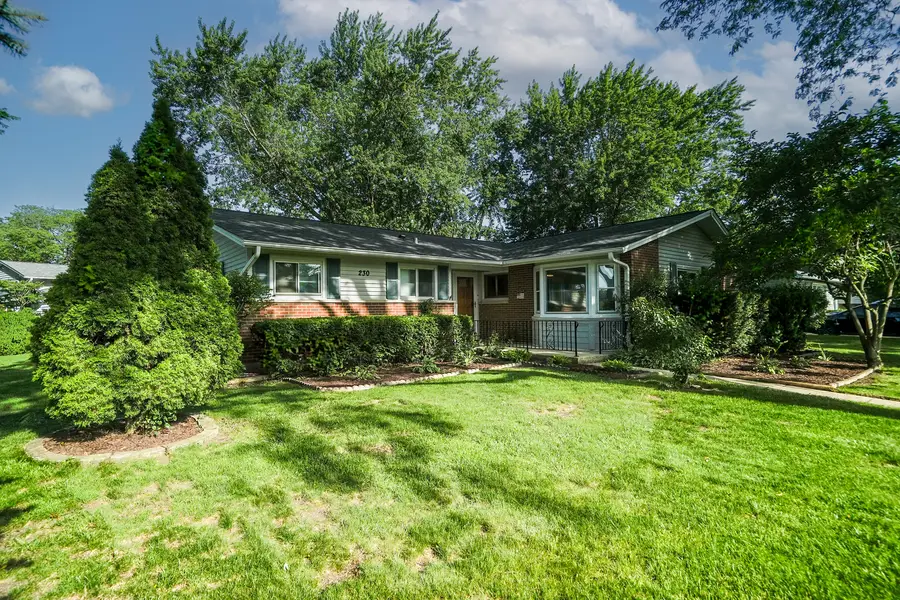 230 Fleetwood Lane, Elk Grove Village, IL 60007 - #2