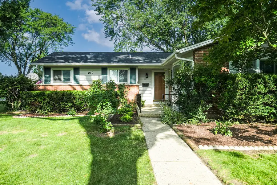 230 Fleetwood Lane, Elk Grove Village, IL 60007 - #3