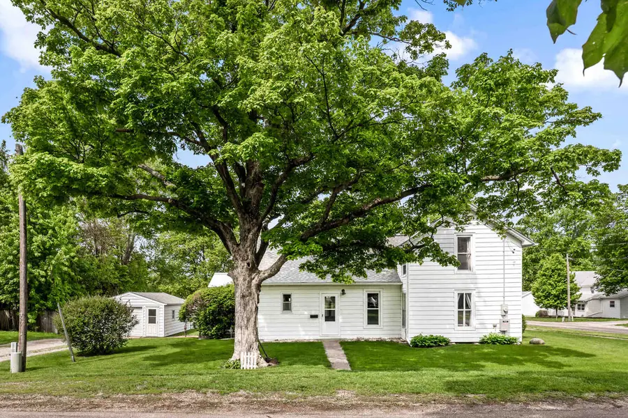 122 E Main Street, Stanford, IL 61774 - #2