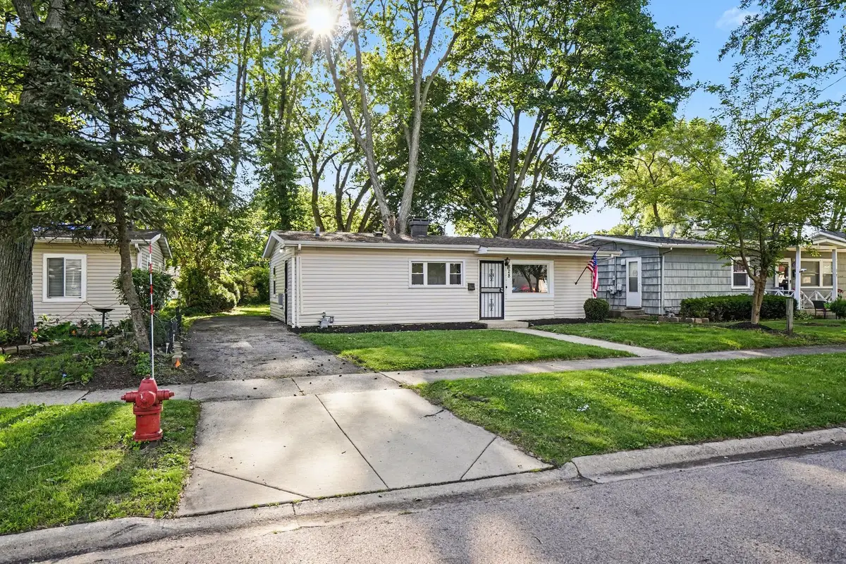 828 Taylor Avenue, Aurora, IL 60506 - #1