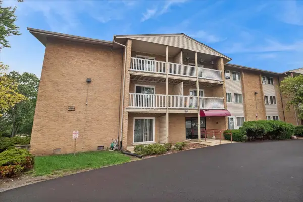 Address Withheld By Seller, Des Plaines, IL 60016