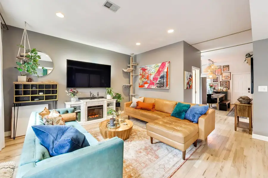 3000 N Hoyne Avenue #2, Chicago, IL 60618 - #3