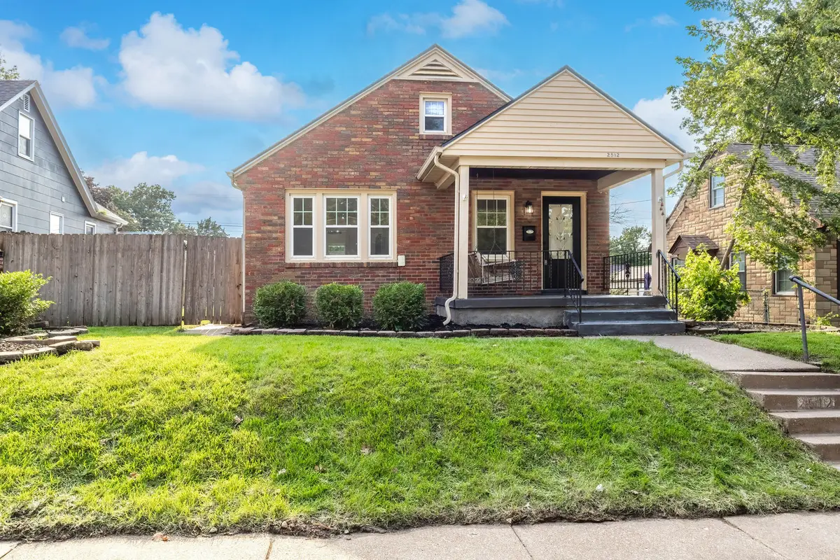 2512 N Howell Street, Davenport, IA 50804 - #1