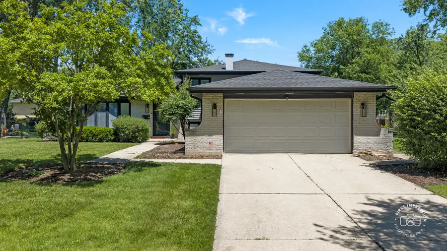 18W088 Claremont Drive, Darien, IL 60561 - #2