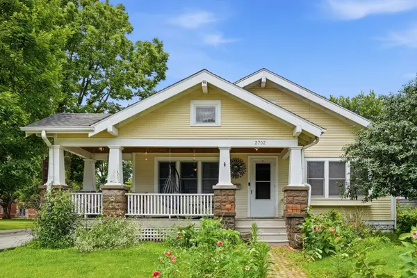 2702 Middle Road, Davenport, IA 52803