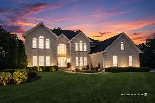 23475 W Newhaven Drive, Hawthorn Woods, IL 60047