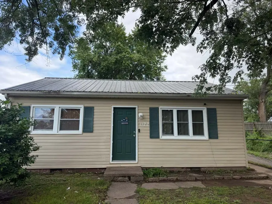 1122 N 17th Street, Quincy, IL 62301 - #2