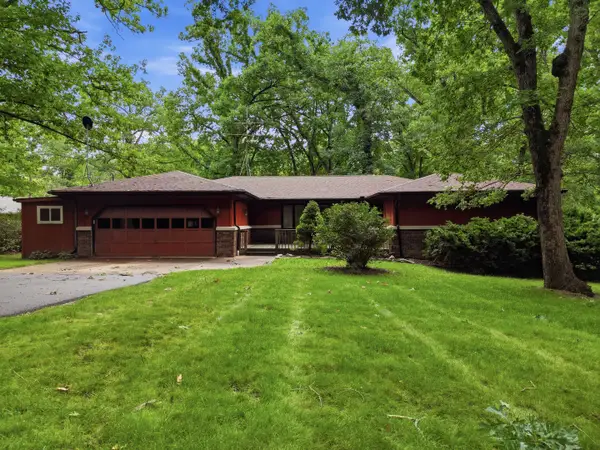2087 Blackhawk Lane, Dixon, IL 61021