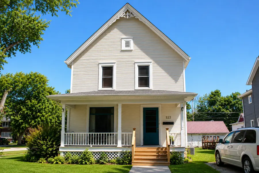 222 W Jackson Street, Morris, IL 60450 - #2