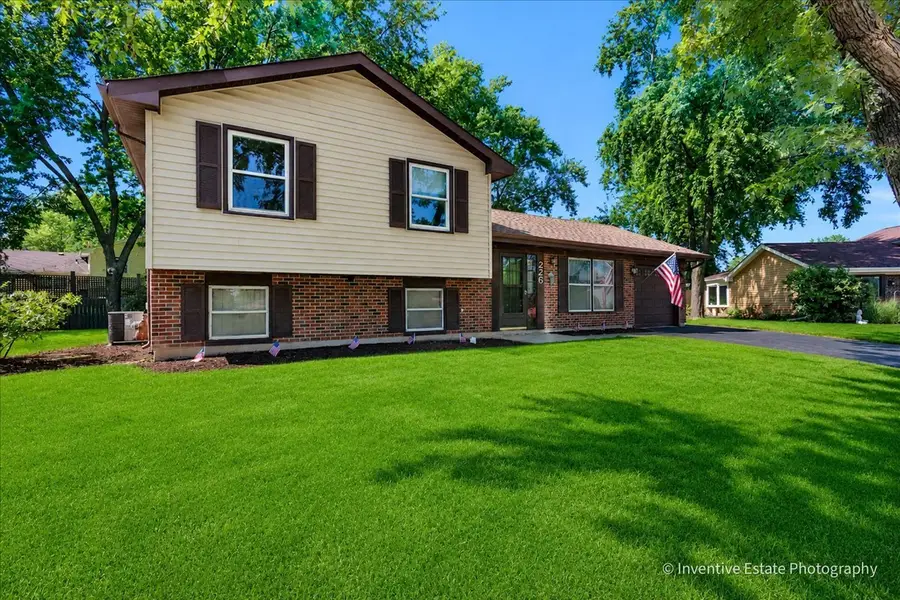 226 Lincolnshire Court, Bolingbrook, IL 60440 - #2