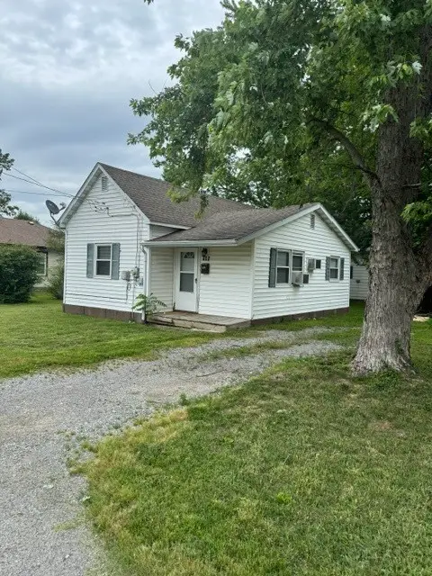 105 S 3rd Street, Marion, IL 62959