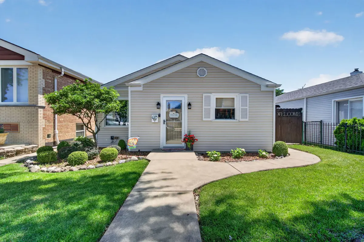 6109 S Neenah Avenue, Chicago, IL 60638 - #1
