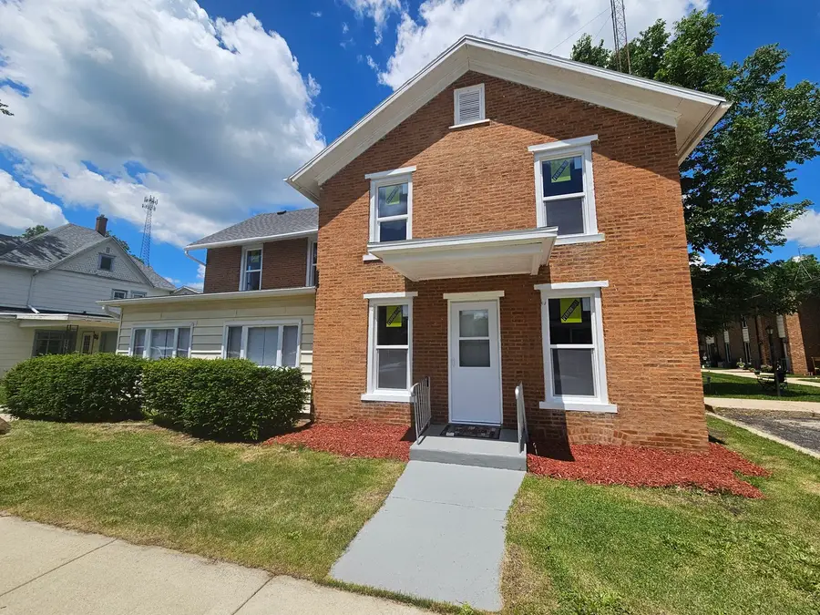 102 E High Street, Orangeville, IL 61060 - #2