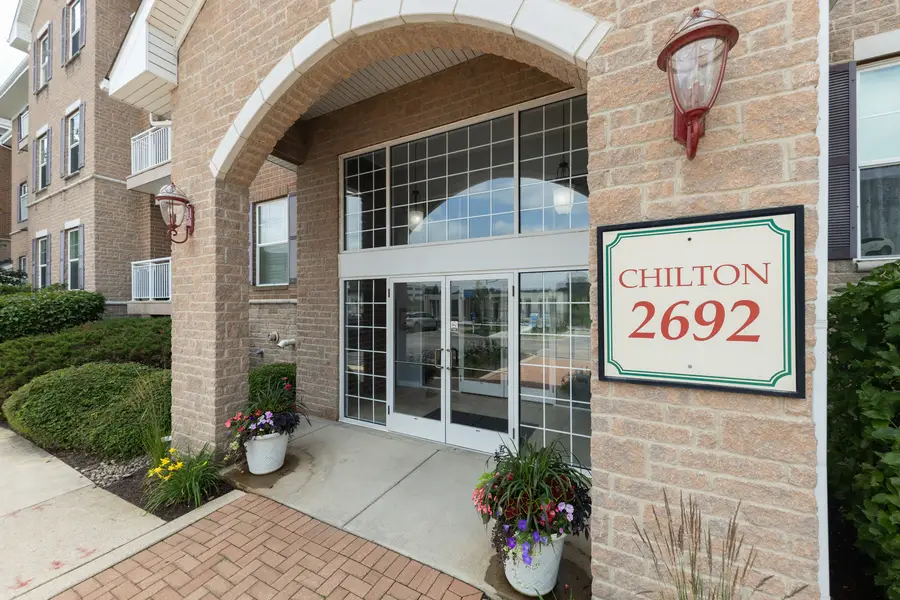 2692 Stone Circle #302, Geneva, IL 60134 - #3