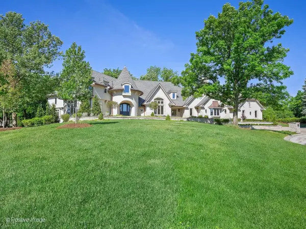 20 Natoma Drive, Oak Brook, IL 60523
