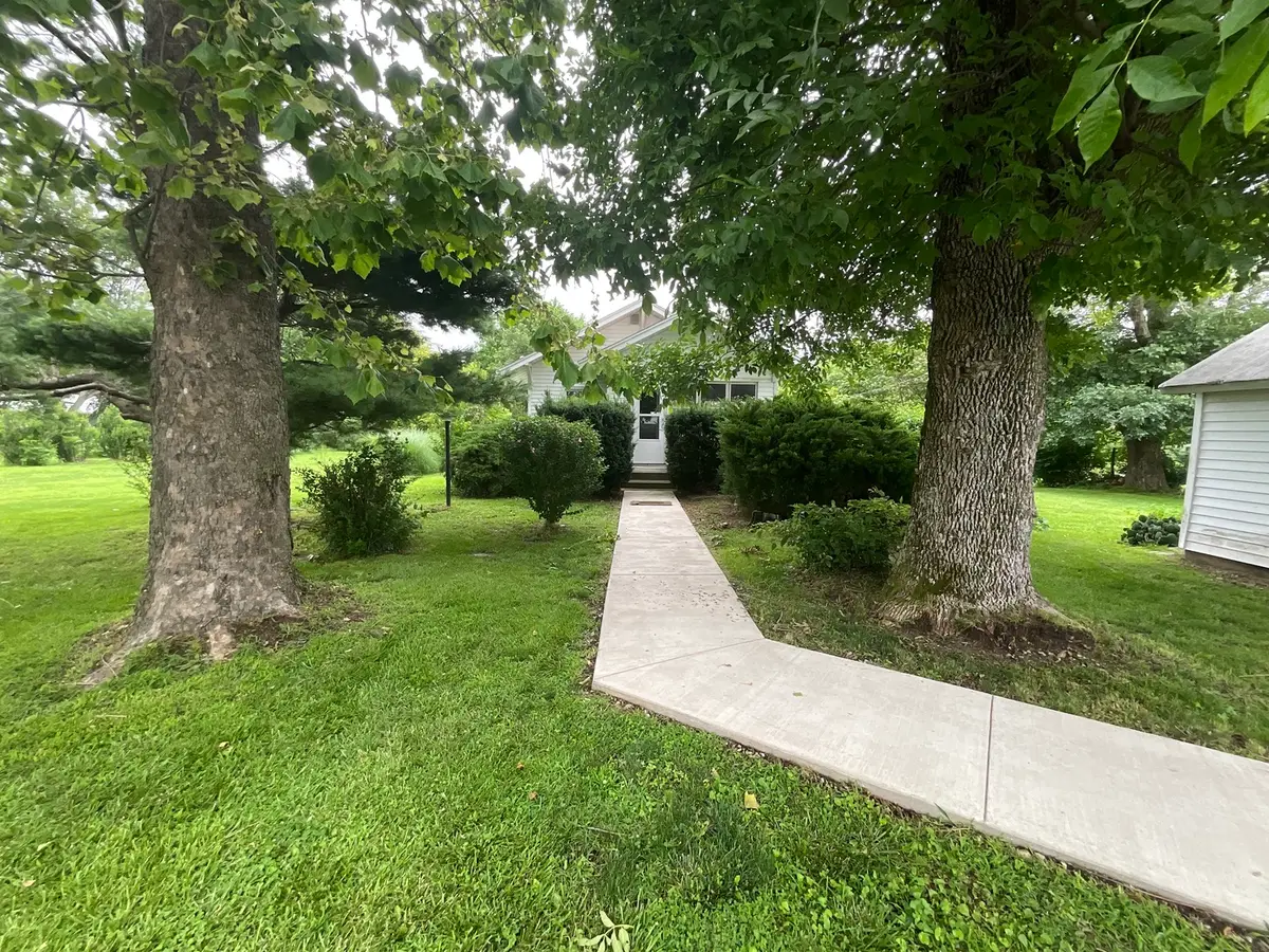 990 N 1875 Street, Saint Peter, IL 62880 - #1
