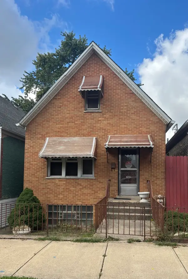 3236 S Leavitt Street, Chicago, IL 60608