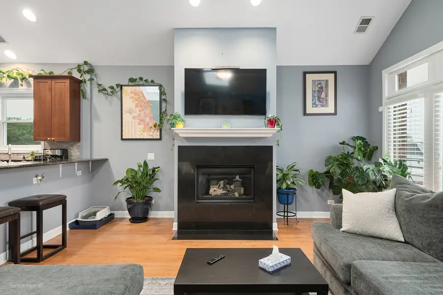 5617 W Lawrence Avenue #3, Chicago, IL 60630 - #2