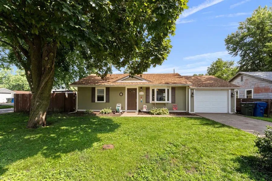 2714 W 70th Street, Davenport, IA 52806 - #3
