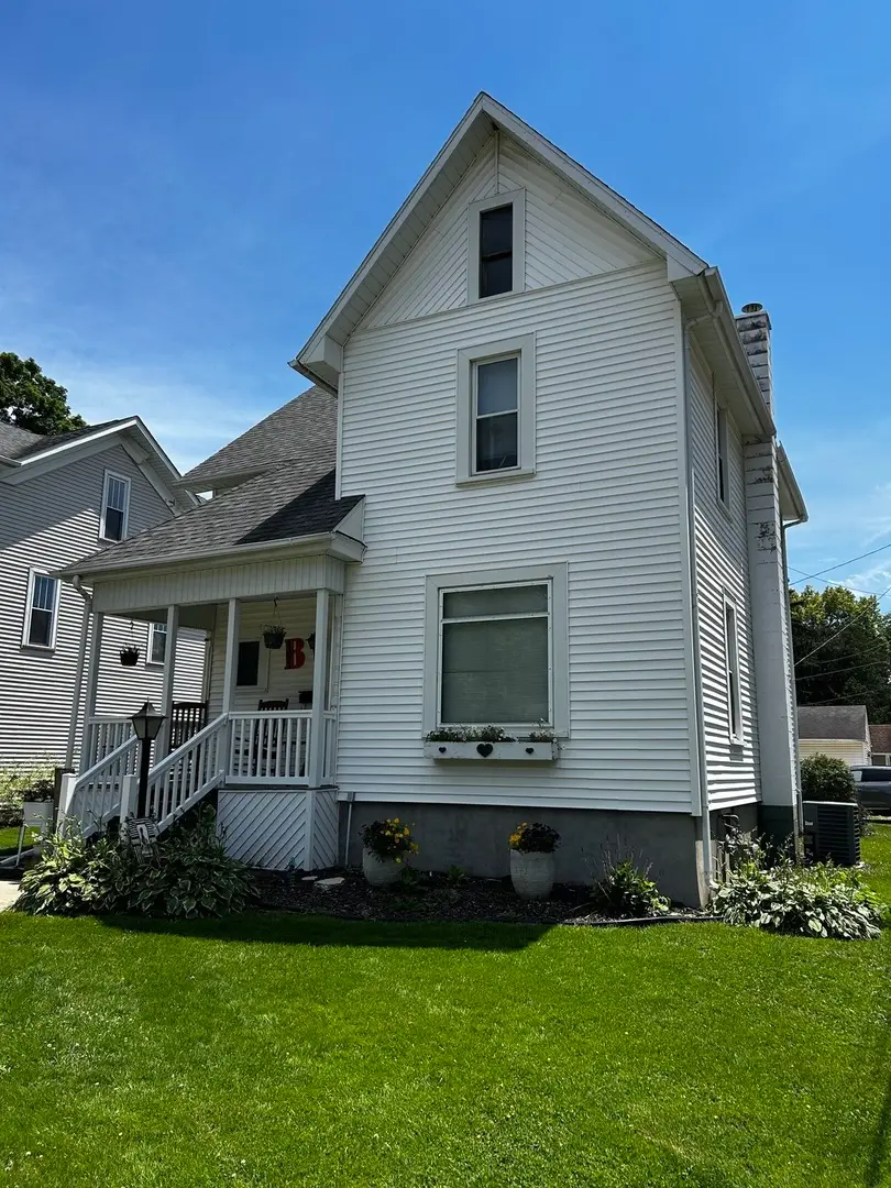 405 8th Street, Mendota, IL 61342 - #3