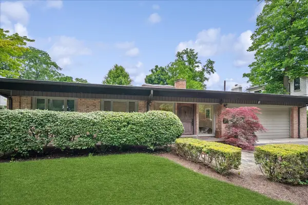 687 Birch Road, Glencoe, IL 60022