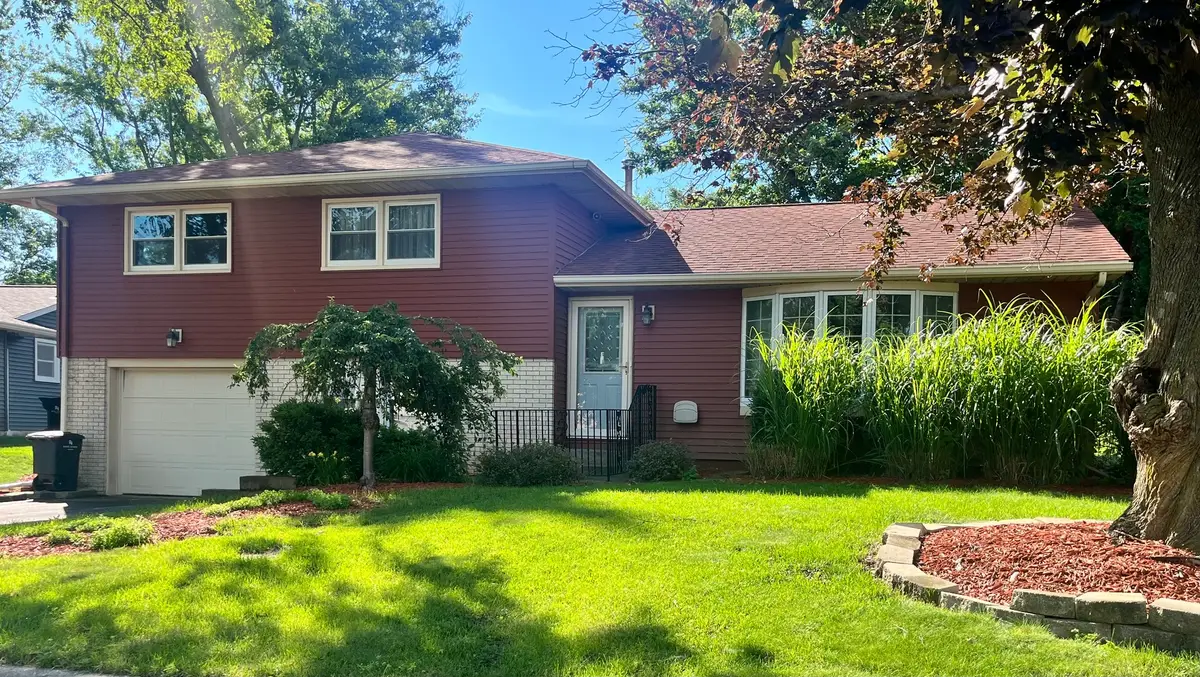 8909 19th Street, Rock Island, IL 61201 - #1