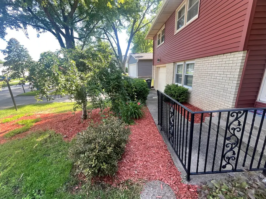8909 19th Street, Rock Island, IL 61201 - #2