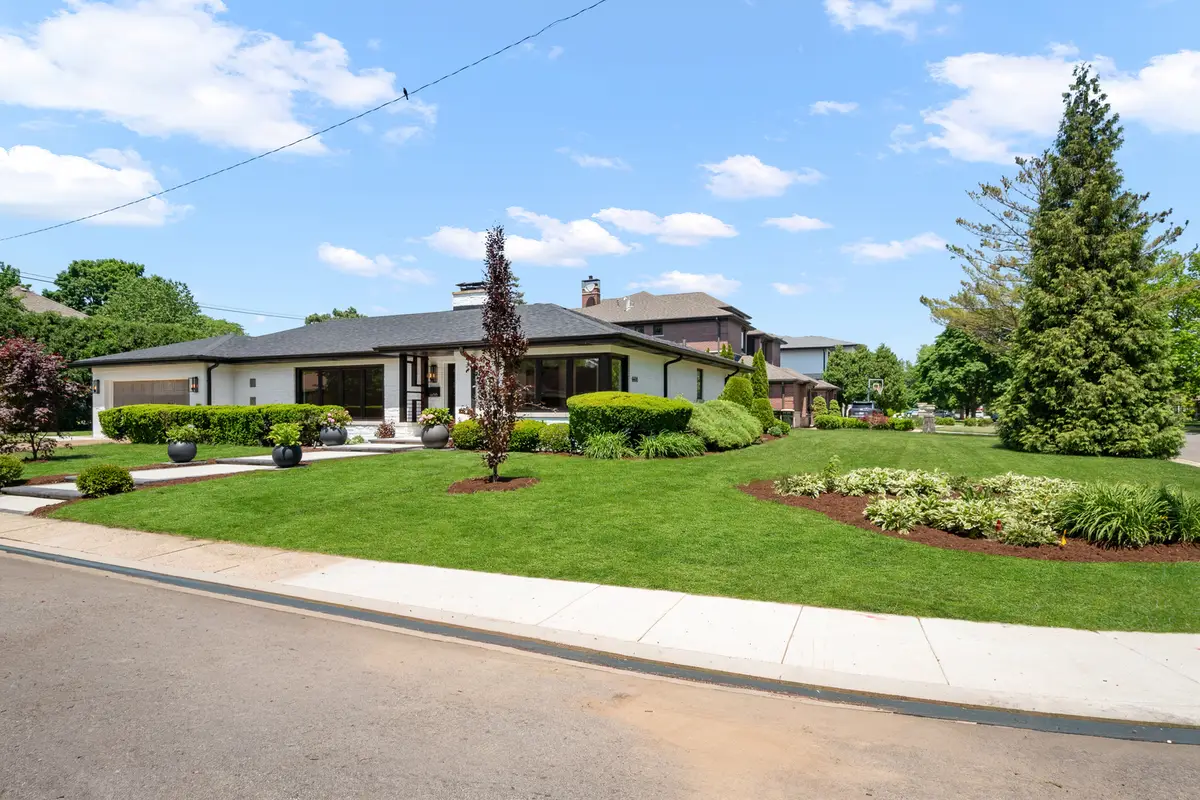 6600 N Kenton Avenue, Lincolnwood, IL 60712 - #1