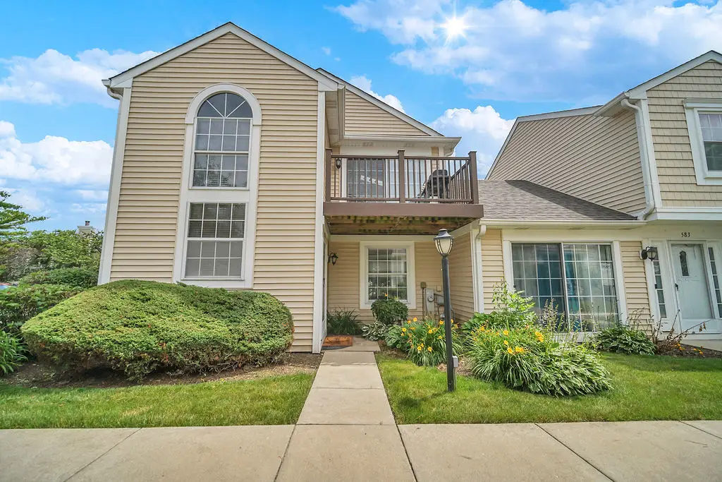 581 Le Parc Circle #581, Buffalo Grove, IL 60089 - #1