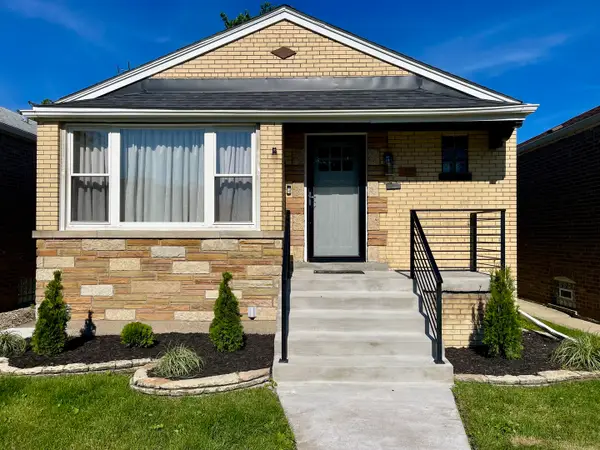 8739 S Bennett Avenue, Chicago, IL 60617