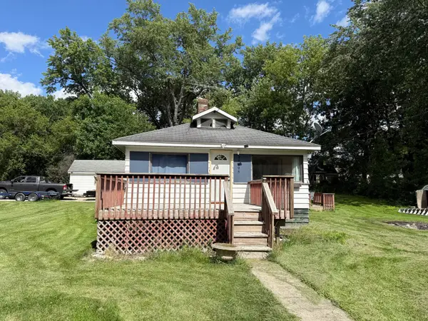 39495 N Forest Avenue, Antioch, IL 60002
