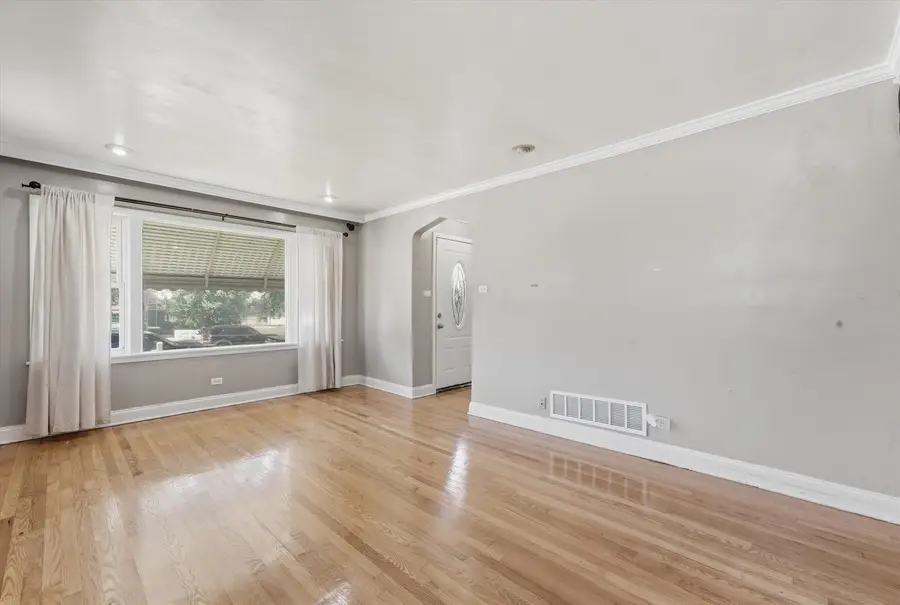6359 S Kilbourn Avenue, Chicago, IL 60629 - #2