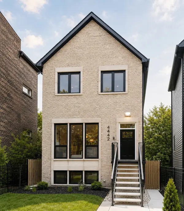 4444 N Greenview Avenue, Chicago, IL 60640