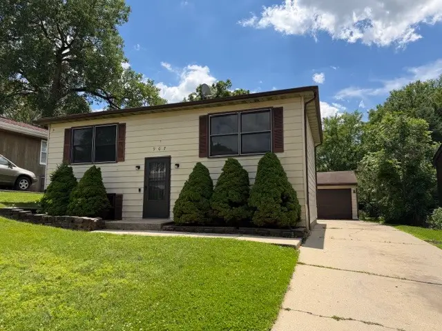 907 Houston Avenue, Elgin, IL 60120 - #1