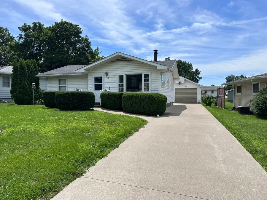 509 Highview Drive, Clinton, IA 52732 - #2
